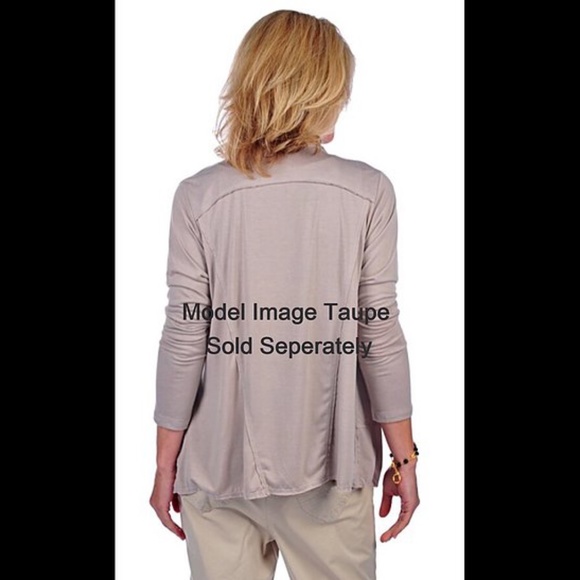 🌟 Open Shrug with Raw Edging - Picture 8 of 9